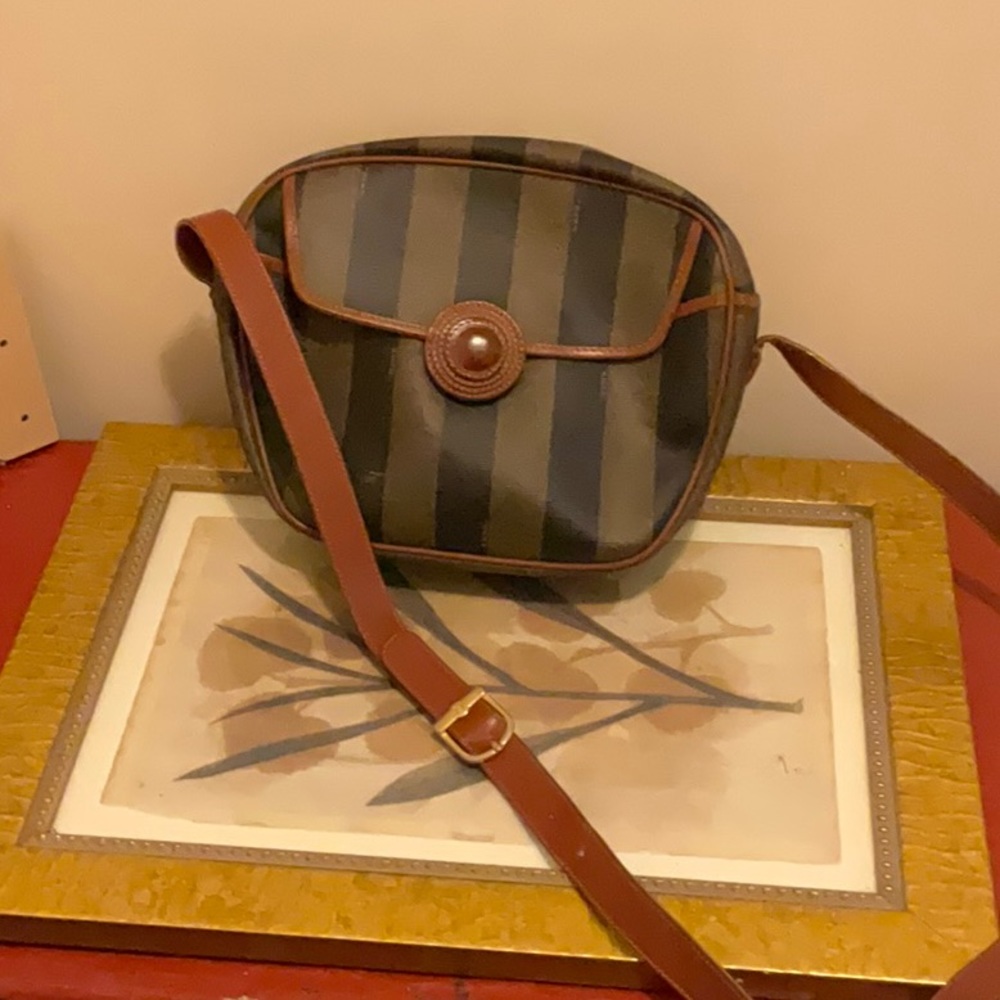 Authentic FENDI cross body bag. Vintage lux